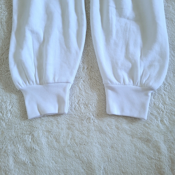 ✨️HP✨️ Levi's Cropped Smiling😊 Strawberry🍓 Hoodie - NWT - Picture 11 of 16